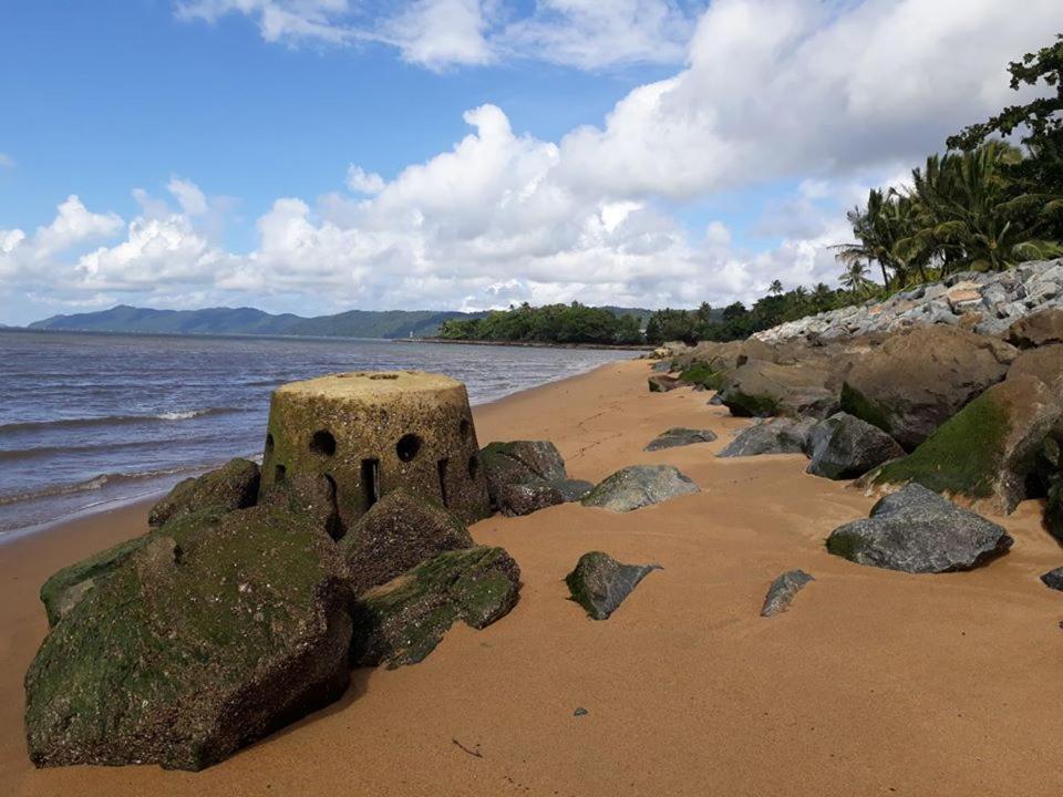 Flying Fish Point Tourist Park Hotel Innisfail Bagian luar foto